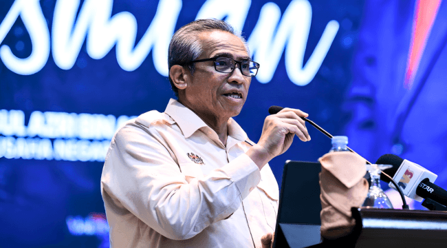 Chief Secretary Shamsul Azri Abu Bakar in the Bernama photograph carried by RTM’s October 21, 2026 report on the Waze directive; not a photograph of app data misuse.
