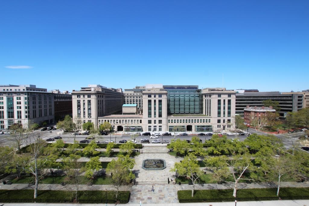 GSA’s file photograph of its headquarters’ E Street facade, 2014; illustrative location photo, not an image of the new agreement.