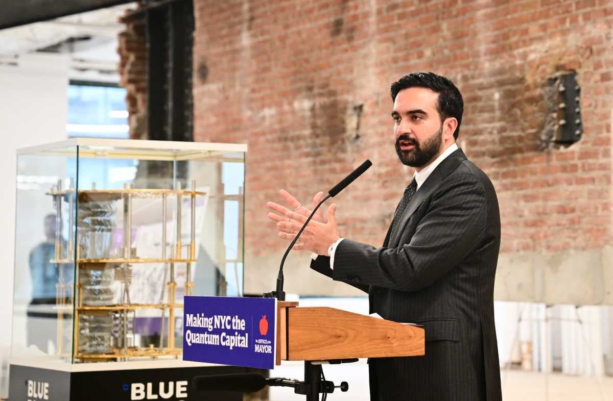 Mayor Zohran Mamdani announcing the NYU quantum-lab investment on October 14, 2026; source photograph published by amNewYork.